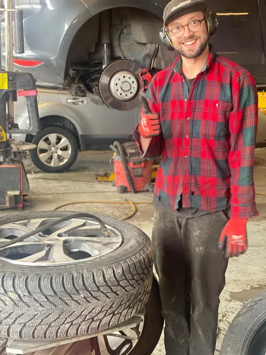 Girlington Garage 3