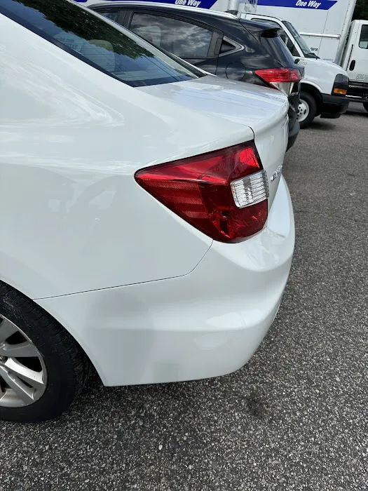 Center Island Collision Inc 9