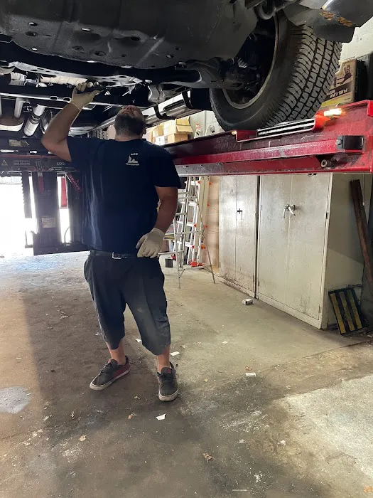 A & R Auto Repair 7