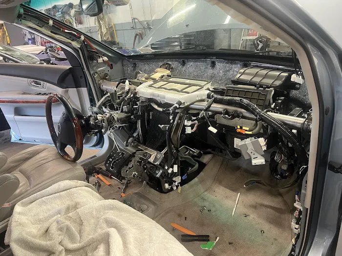 Smithtown Auto Trim Inc 2