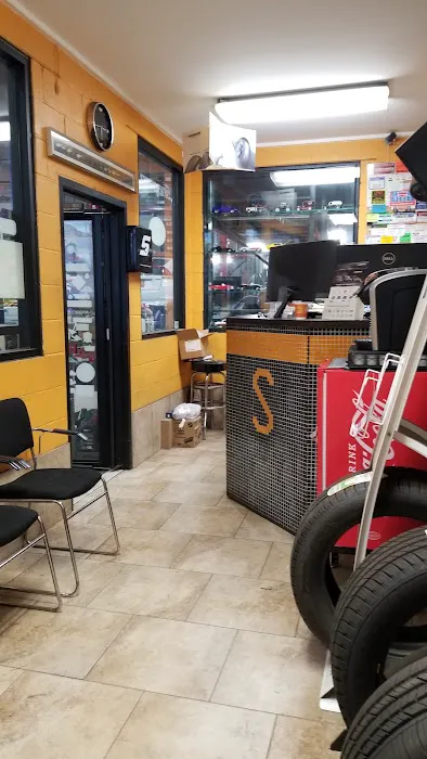 SIGNATURE AUTO CENTER 1