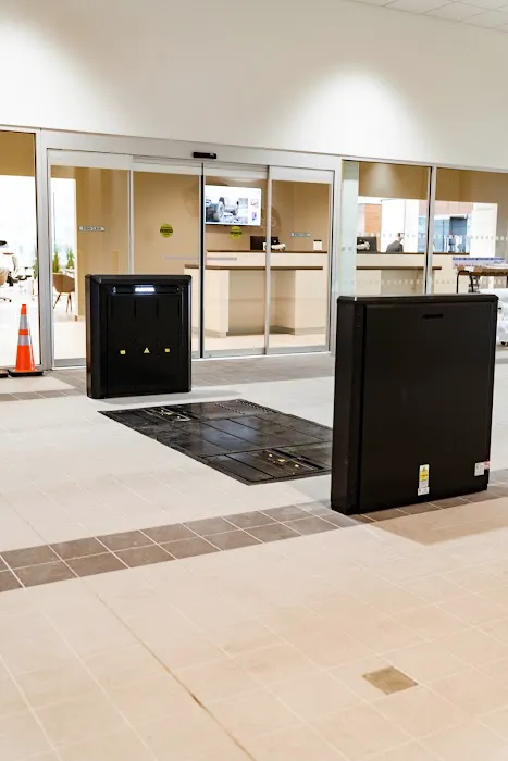 Land Rover Brooklyn Service Center 8