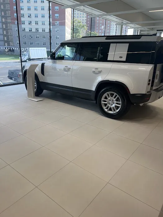 Land Rover Brooklyn Service Center 9