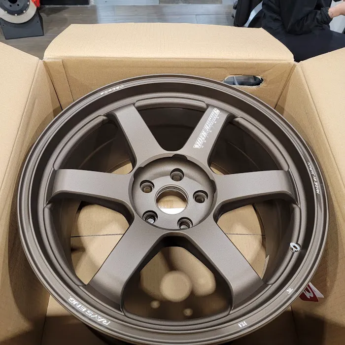 VERSUS Autosports 4