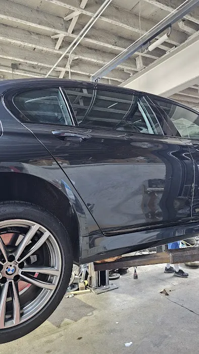 K & S Autobody 0