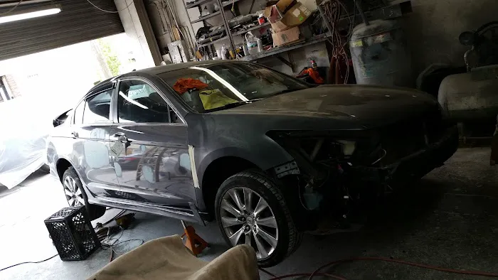 Lotte Auto Body & Repair Shop 4