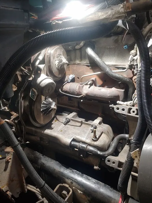 Riverside Truck Repair & Road Service 2