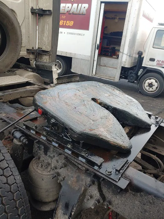 Riverside Truck Repair & Road Service 8