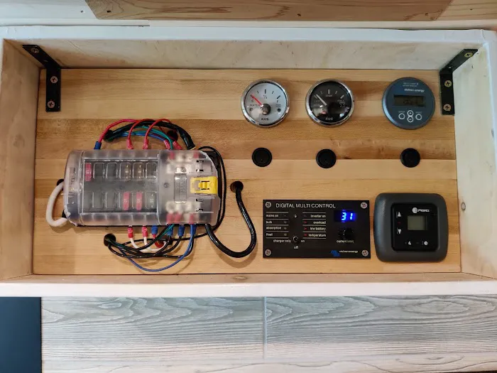 Vanlife Custom Vans LLC 1