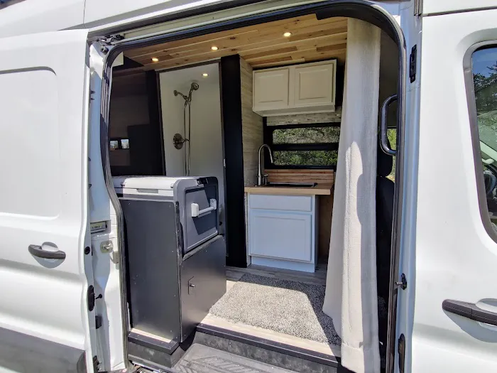Vanlife Custom Vans LLC 6