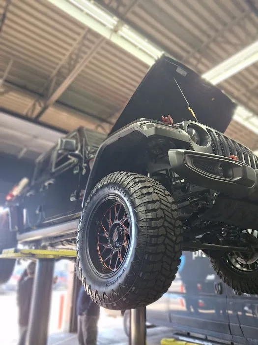 Real Autohaus Automotive Saint Charles 0