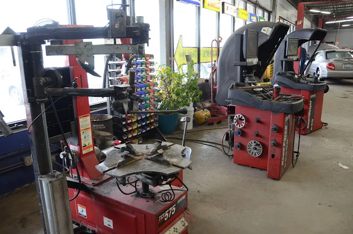 Bunge's Tire & Auto - Elgin 1
