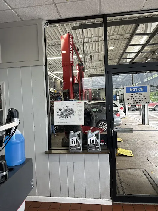 Queens Auto Services Elgin 4