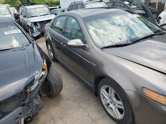 Duke's Auto Body 0