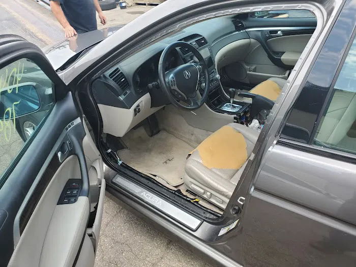 Duke's Auto Body 4