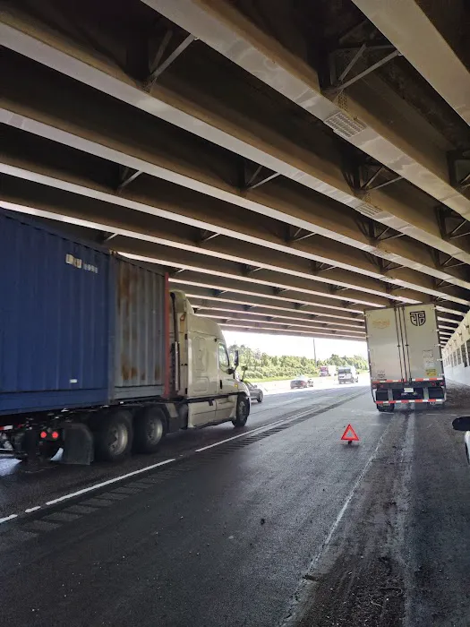 Mobile truck and trailer repair. Road service. 7