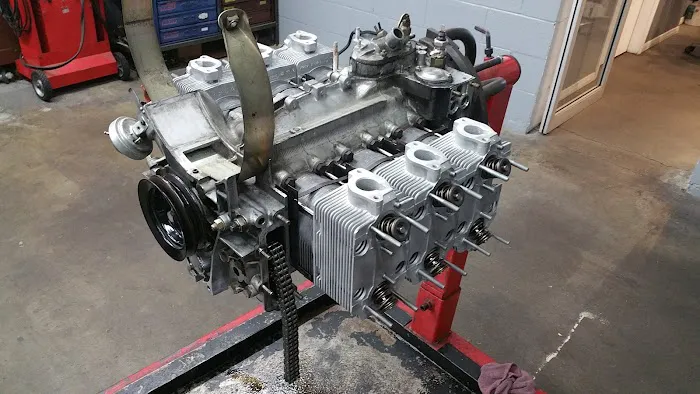 Hank's Automotive 0