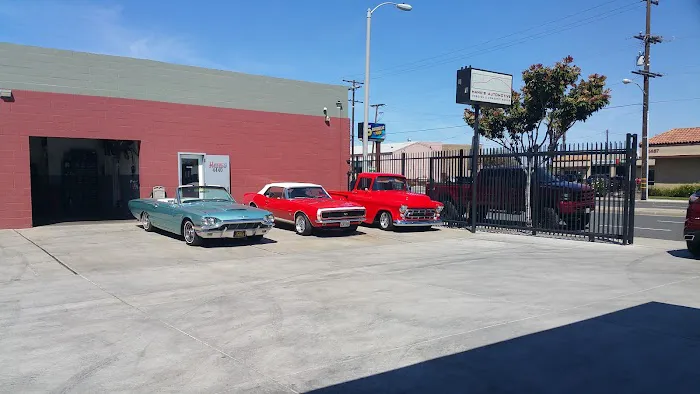 Hank's Automotive 1