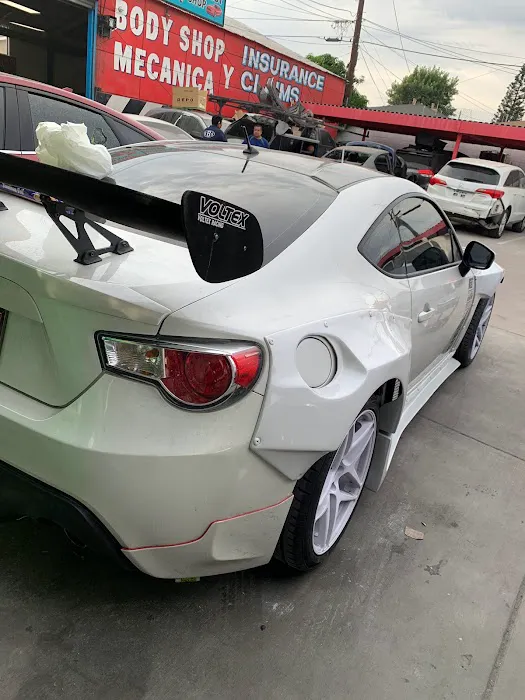 Del Rey Auto Body Shop 8