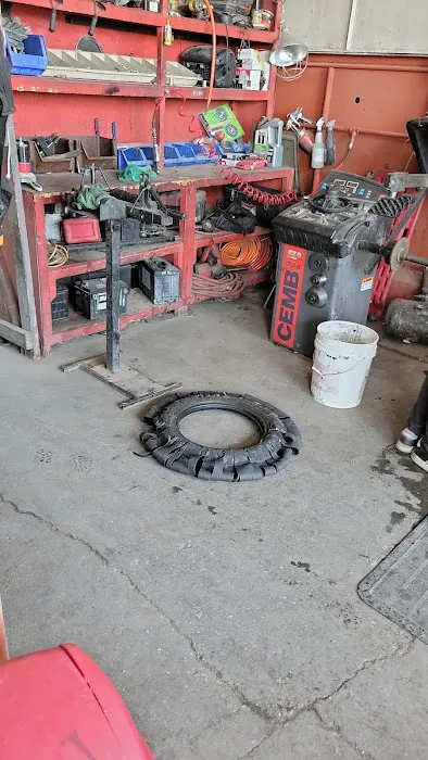 Del Pueblo Tire Shop 1