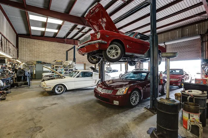 Sports Car Service Center 3