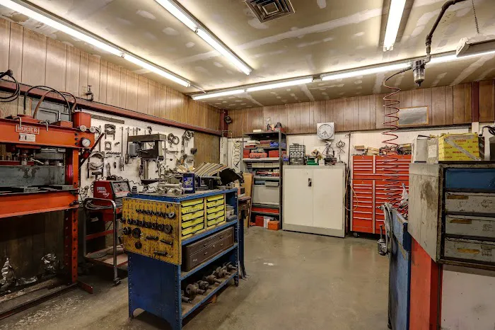 Sports Car Service Center 6