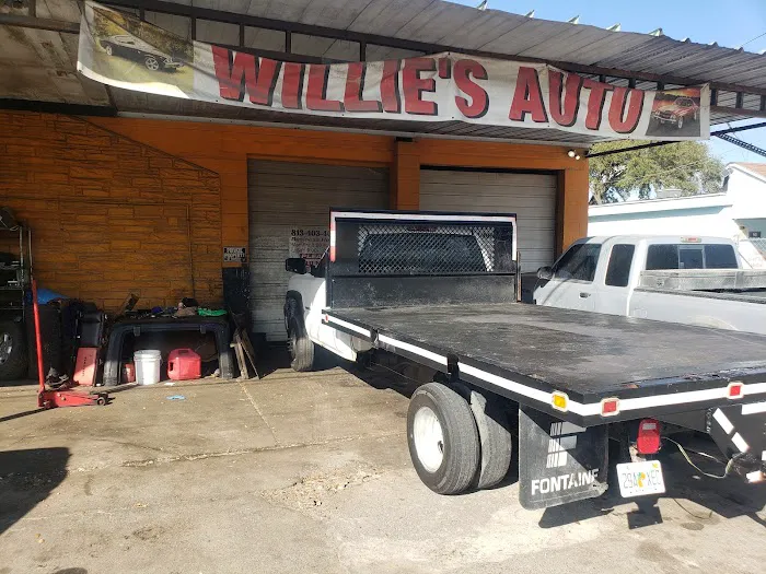 Willies Auto 0