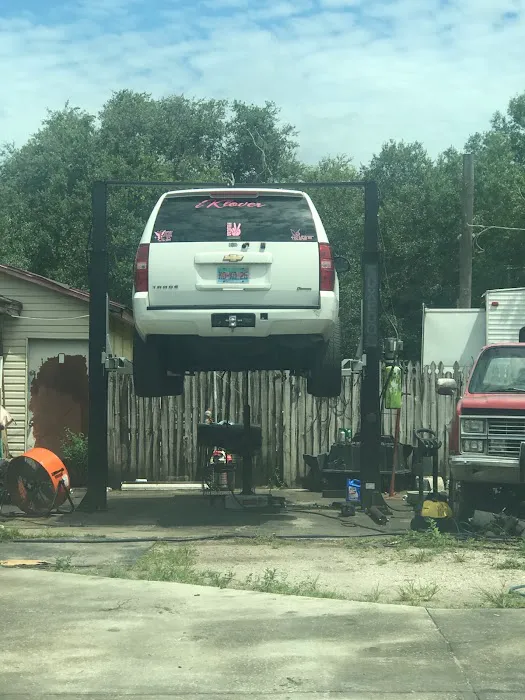 Willies Auto 1