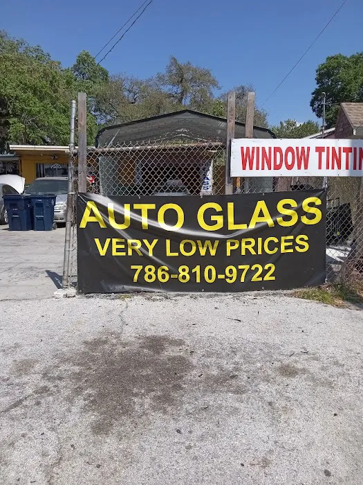 Autoglass and Tint 813 1