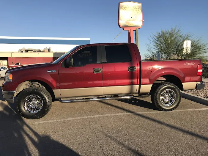 CARSTAR Right Choice Collision 5
