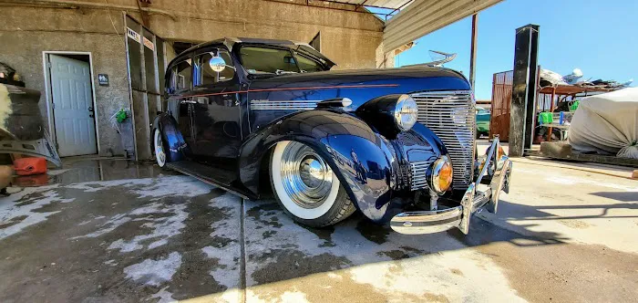 Hot Rod In the Desert 1