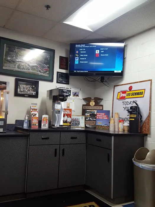 Les Schwab Tire Center 6