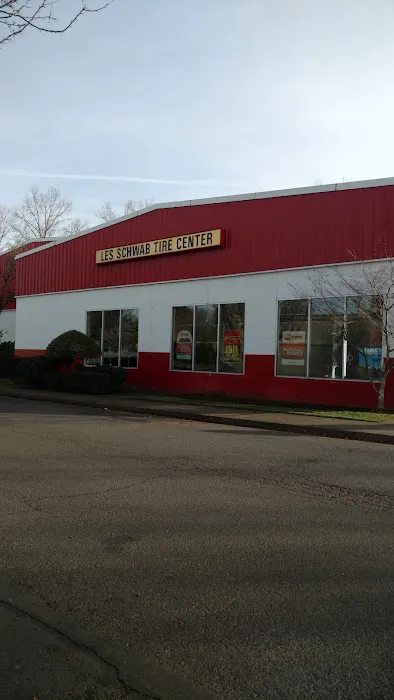 Les Schwab Tire Center 3