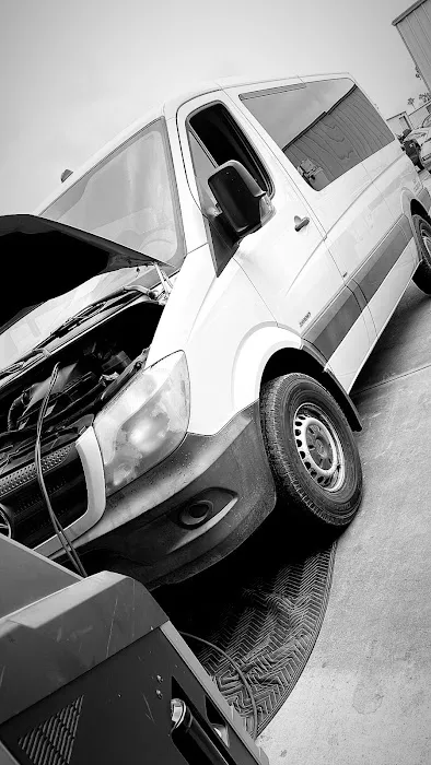 Grease Auto Haus 7