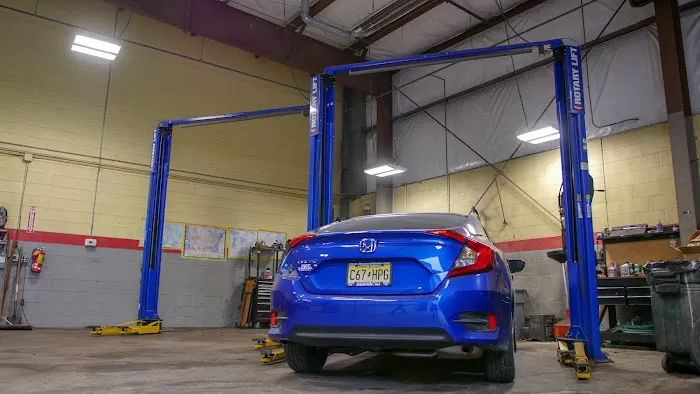 Fonzarelli's Collision & Auto Repair 1
