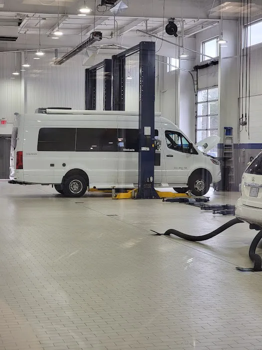 Mercedes-Benz of Newton Service & Parts 3