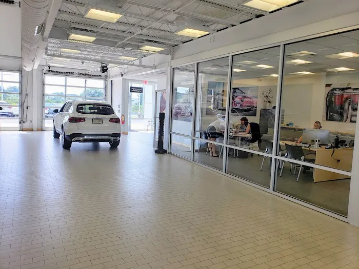 Mercedes-Benz of Newton Service & Parts 4