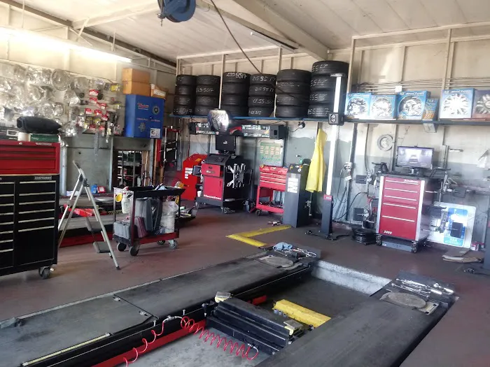 Fast Wheels & Tire Services 5