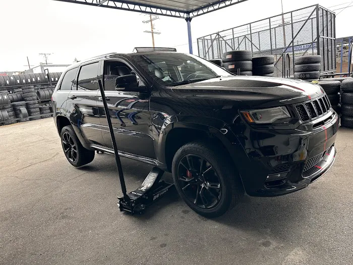 Compton Tires 0