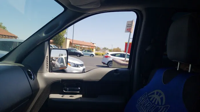 Salvador's Auto Glass 1