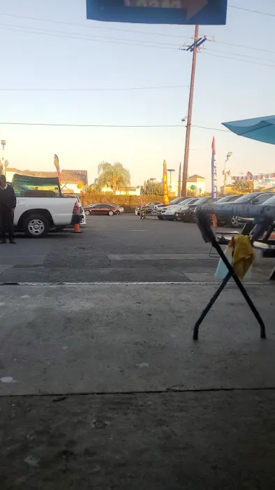 Salvador's Auto Glass 3