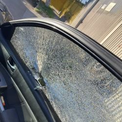 Salvador's Auto Glass ico