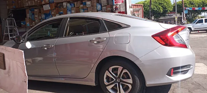 Salvador's Auto Glass 6