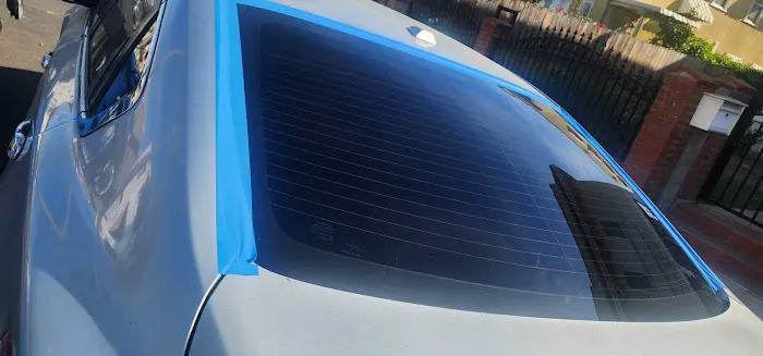 Salvador's Auto Glass 7
