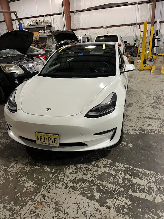 Das Auto Glass LLC 5