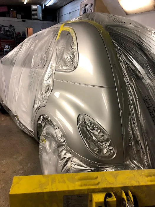 Gragilla's Auto Body 0