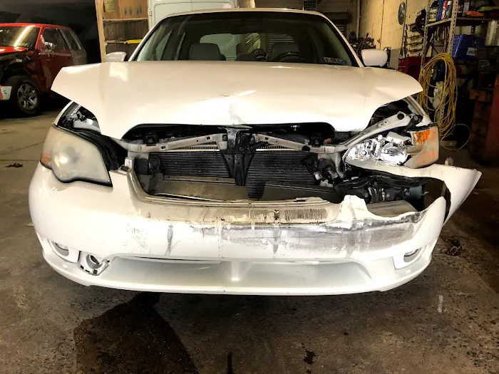 Gragilla's Auto Body 9