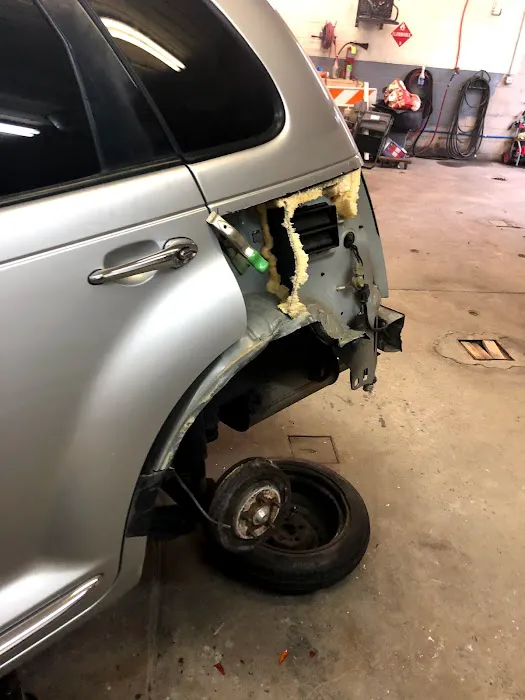 Gragilla's Auto Body 5