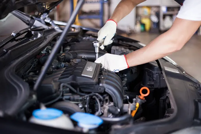 DISCOUNT AUTO REPAIR 7