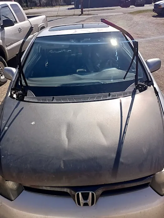 D & B Auto Glass 3